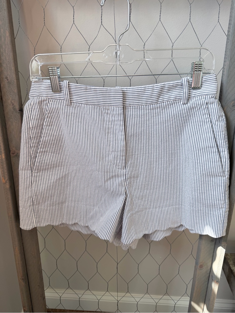 J. Crew White and Blue Striped Scallop-Hem Shorts Size 4 Coastal Preppy - Picture 4 of 8